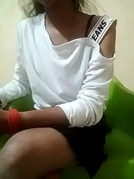 Snapshot of Mahi677 chatting on November 29, 4:01 am Mahi677 online show from November 29, 4:01 am