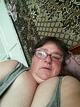 Snapshot of MilaCold5443 chatting on June 27, 5:57 am MilaCold5443 online show from June 27, 5:57 am