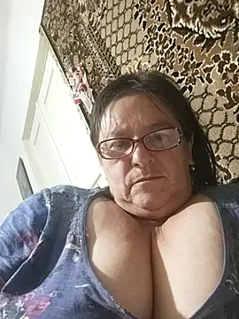 Snapshot of MilaCold5443 chatting on July 8, 8:31 pm MilaCold5443 online show from July 8, 8:31 pm
