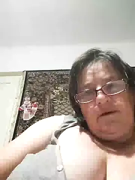 Snapshot of MilaCold5443 chatting on June 21, 9:31 pm MilaCold5443 online show from June 21, 9:31 pm