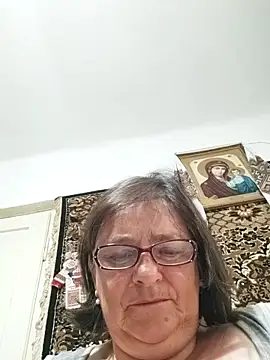 Snapshot of MilaCold5443 chatting on June 20, 4:28 am MilaCold5443 online show from June 20, 4:28 am