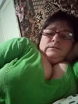 Snapshot of MilaCold5443 chatting on February 18, 5:05 am MilaCold5443 online show from February 18, 5:05 am