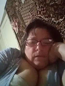 Snapshot of MilaCold5443 chatting on December 20, 4:15 am MilaCold5443 online show from December 20, 4:15 am