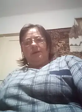 Snapshot of MilaCold5443 chatting on December 17, 2:33 pm MilaCold5443 online show from December 17, 2:33 pm