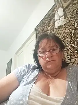 Snapshot of MilaCold5443 chatting on June 4, 5:01 am MilaCold5443 online show from June 4, 5:01 am