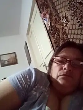 Snapshot of MilaCold5443 chatting on November 28, 1:28 am MilaCold5443 online show from November 28, 1:28 am