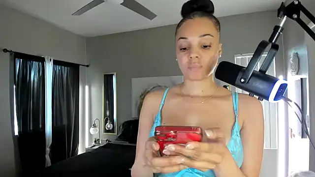 Snapshot of Myonnathegod chatting on November 24, 11:49 pm Myonnathegod online show from November 24, 11:49 pm