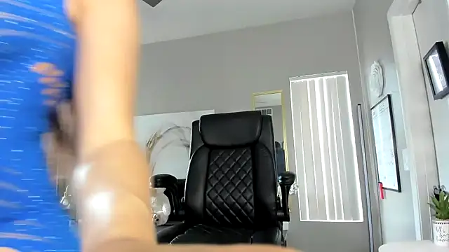 Snapshot of Myonnathegod chatting on November 16, 9:41 pm Myonnathegod online show from November 16, 9:41 pm