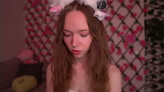 Petite Polly online show from October 25, 6:19 pm