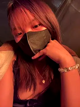 hello-cute online show from January 8, 3:34 am