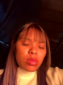 hello-cute online show from December 4, 9:30 am