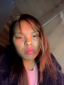 hello-cute online show from December 15, 2:56 pm