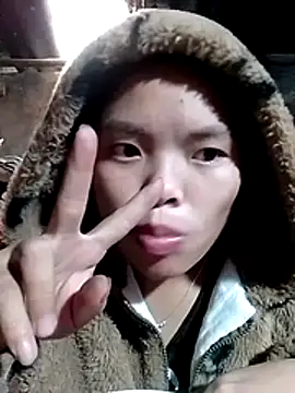 hello-cute online show from November 7, 4:17 am