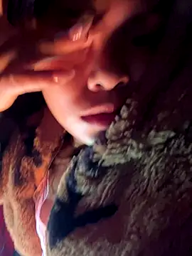 hello-cute online show from December 14, 9:37 am