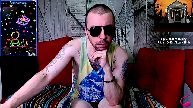 Snapshot of Markus_Rivas chatting on October 14, 10:31 pm Markus Rivas online show from October 14, 10:31 pm