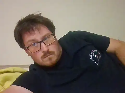 Snapshot of czechguy chatting on October 11, 4:52 pm czechguy online show from October 11, 4:52 pm