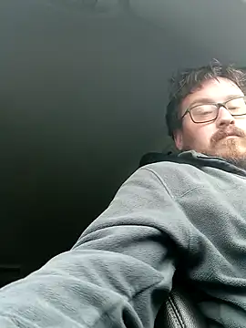 Snapshot of czechguy chatting on October 7, 1:01 pm czechguy online show from October 7, 1:01 pm