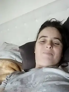 Snapshot of Ella-433 chatting on December 3, 12:15 pm Ella-433 online show from December 3, 12:15 pm