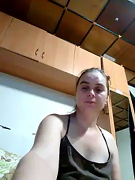 Snapshot of Ella-433 chatting on November 17, 8:35 pm Ella-433 online show from November 17, 8:35 pm