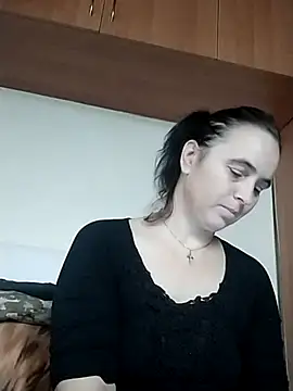 Snapshot of Ella-433 chatting on December 2, 10:06 am Ella-433 online show from December 2, 10:06 am