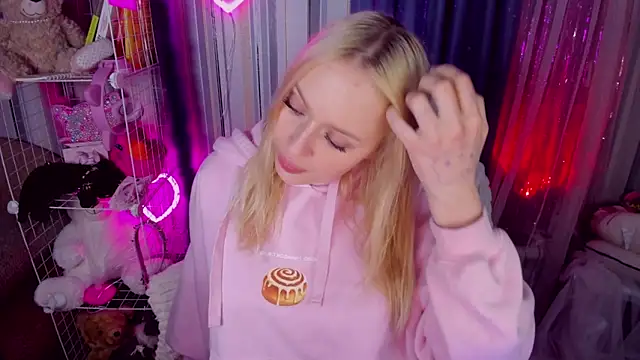 CeaneLino online show from April 9, 4:57 pm