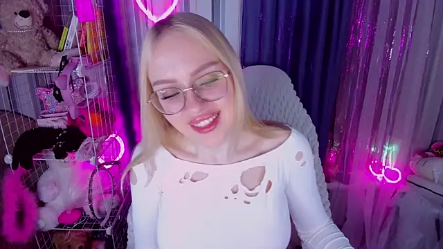 CeaneLino online show from April 19, 3:57 pm