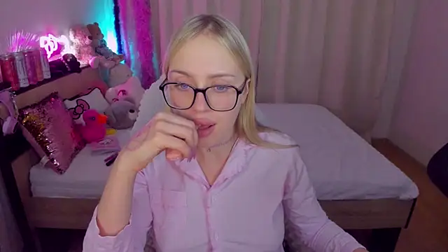 CeaneLino online show from October 25, 7:36 pm