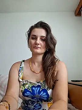 Snapshot of Nika_aa chatting on June 27, 12:33 pm Nika aa online show from June 27, 12:33 pm