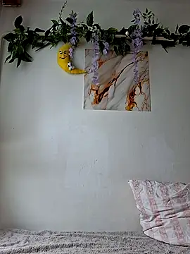 Snapshot of Nika_aa chatting on July 13, 9:52 am Nika aa online show from July 13, 9:52 am