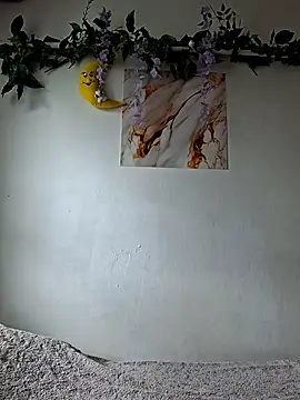 Snapshot of Nika_aa chatting on July 9, 7:42 am Nika aa online show from July 9, 7:42 am
