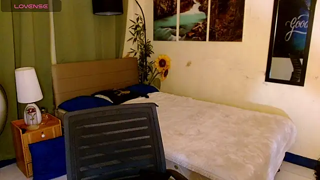 AsianCarl online show from October 28, 1:21 pm