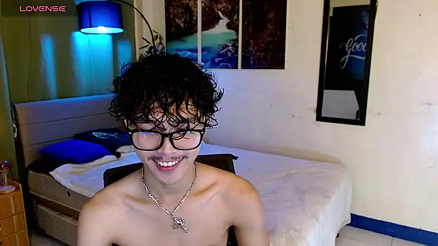 AsianCarl online show from November 5, 1:14 pm