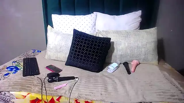 DeliciousBoobsx25 online show from November 23, 8:46 am