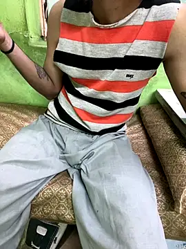 Snapshot of foxythebold chatting on October 24, 6:12 am foxythebold online show from October 24, 6:12 am