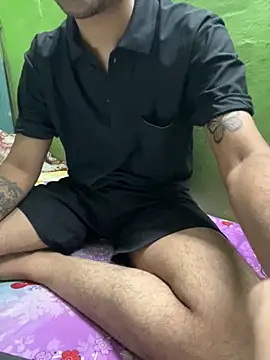 Snapshot of foxythebold chatting on October 13, 5:25 pm foxythebold online show from October 13, 5:25 pm