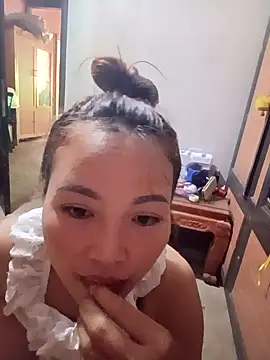 Snapshot of Rabbit-small chatting on October 9, 8:37 am Rabbit-small online show from October 9, 8:37 am