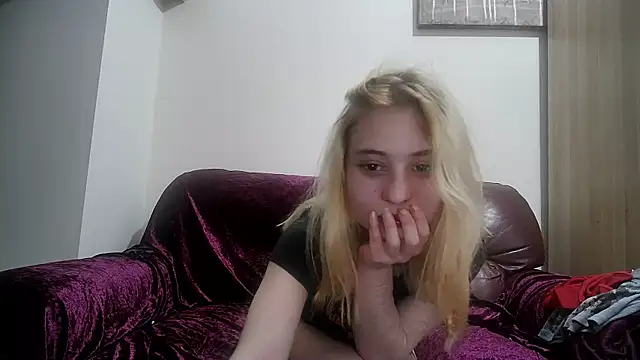 cinnamon-xx online show from May 14, 1:35 am