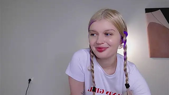 Any mo0n online show from November 17, 6:17 am