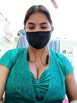 Hot radhaji online show from April 5, 3:40 pm