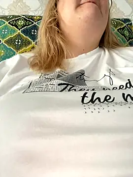 Snapshot of Vita6777 chatting on November 2, 7:35 am Vita6777 online show from November 2, 7:35 am