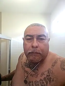 B1GLO online show from November 9, 6:12 pm