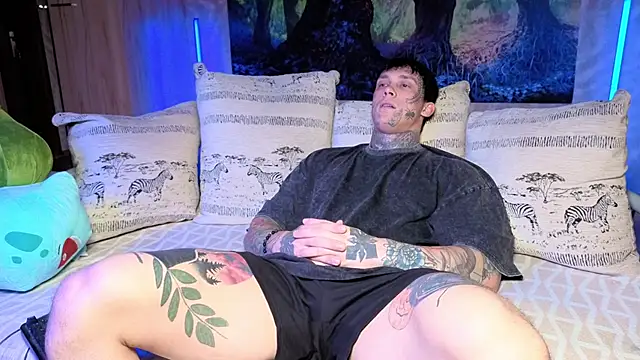 Snapshot of Anubisgods chatting on October 22, 5:51 am Anubisgods online show from October 22, 5:51 am