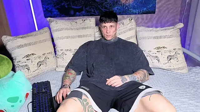 Snapshot of Anubisgods chatting on November 15, 5:55 am Anubisgods online show from November 15, 5:55 am