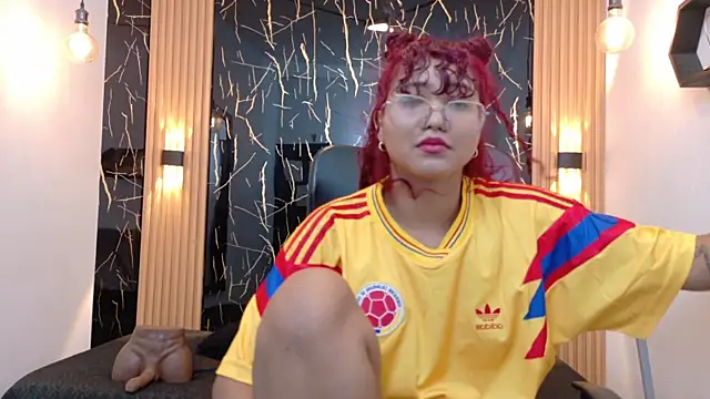 Snapshot of SamanthaFox_8 chatting on June 27, 12:22 pm SamanthaFox 8 online show from June 27, 12:22 pm