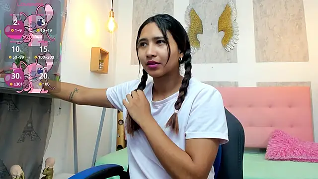 Snapshot of SamanthaFox_8 chatting on November 10, 11:59 am SamanthaFox 8 online show from November 10, 11:59 am