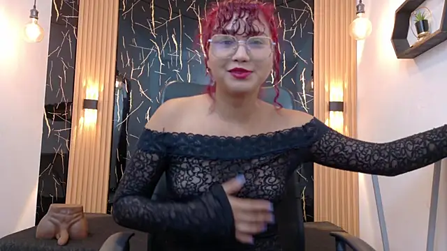 Snapshot of SamanthaFox_8 chatting on June 26, 11:38 am SamanthaFox 8 online show from June 26, 11:38 am
