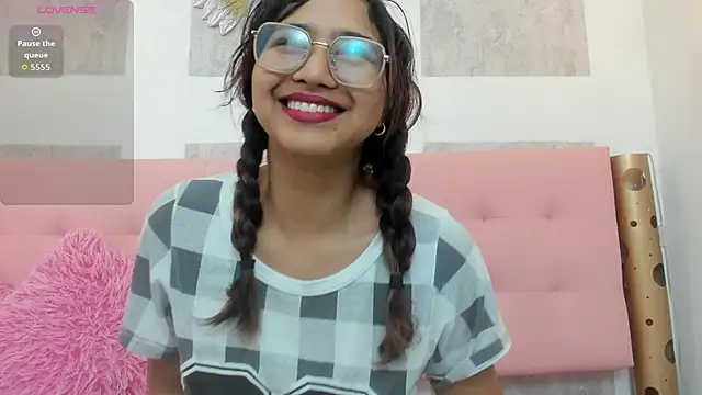 Snapshot of SamanthaFox_8 chatting on October 9, 11:33 am SamanthaFox 8 online show from October 9, 11:33 am