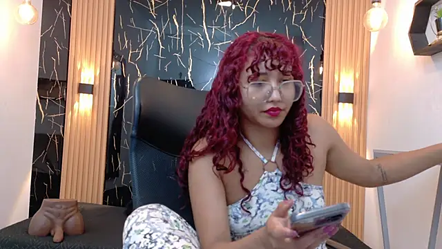 Snapshot of SamanthaFox_8 chatting on July 1, 11:10 am SamanthaFox 8 online show from July 1, 11:10 am