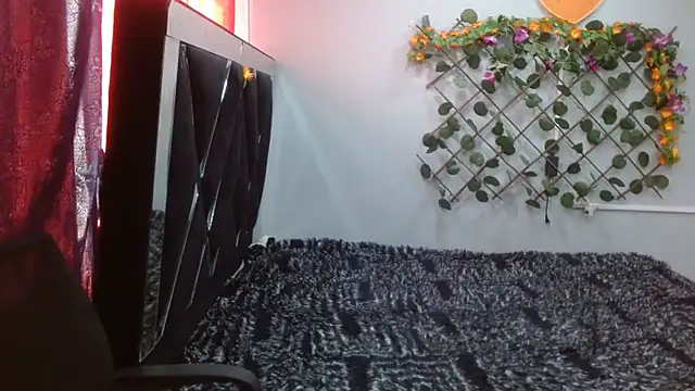 Melani ebony online show from March 14, 1:50 pm