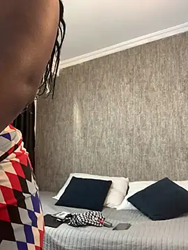 KarinaFlowers  online show from February 5, 12:01 pm